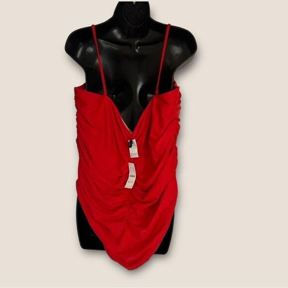 Plus size Red bathing suit size 24, NWT - Picture 3 of 6